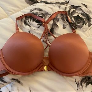 NWT VS Bombshell racerback push up bra!